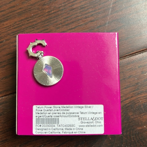 STELLA&DOT Tatum power stone clip on charm, silver, rose quartz - Picture 8 of 8